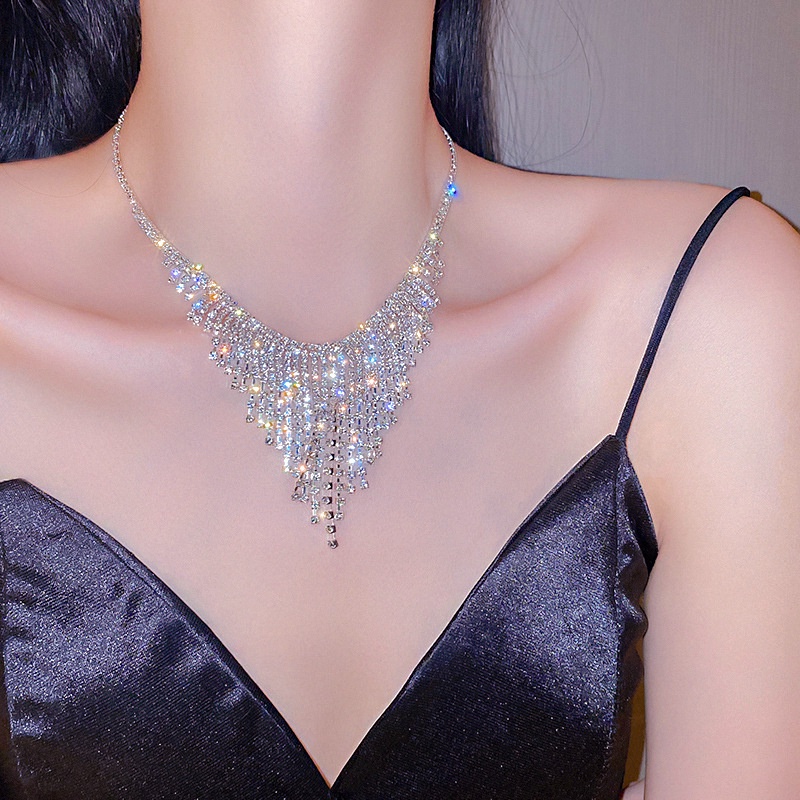 Vòng cổ tiệc chùm đá tam giác lấp lánh cực sang VC49