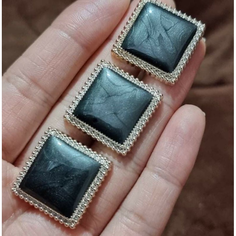Cúc áo vest, áo dạ