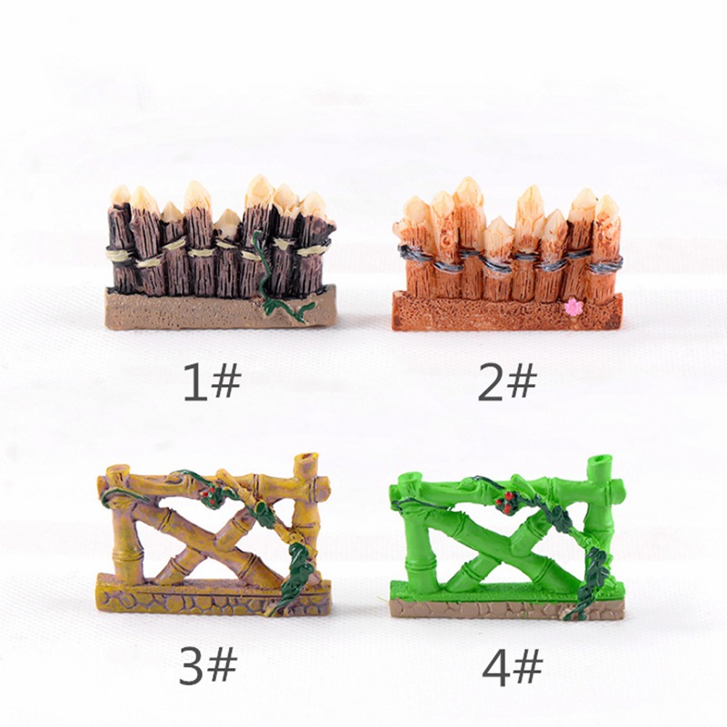 1 hàng rào gỗ dùng cho trang trí vườn