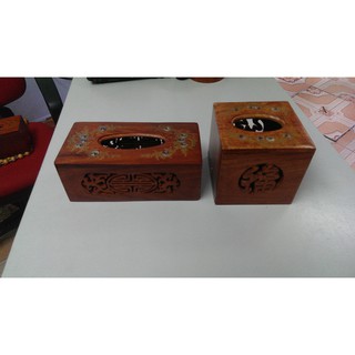 Hộp khăn giấy gỗ hương