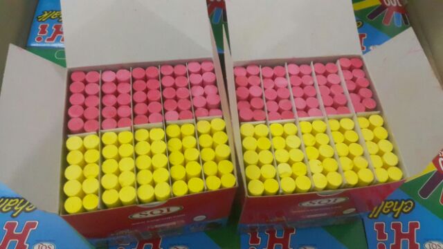 Phấn viết bảng ít bụi HI CHALK .đỏ với vàng