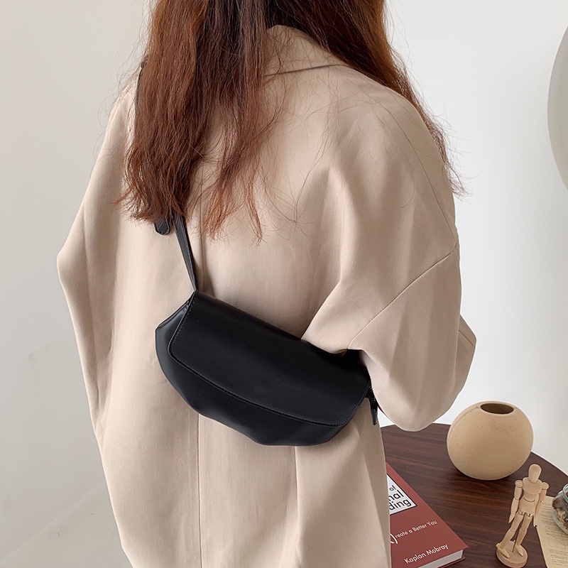 Túi đeo chéo vai da PU mềm màu sáng thời trang mới cho nữ