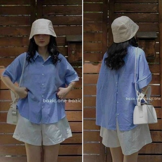 Set áo sơ mi xanh với quần short trắng