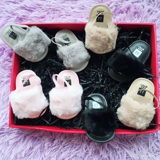 Giày sandal nhung mềm mại chống trượt cho bé