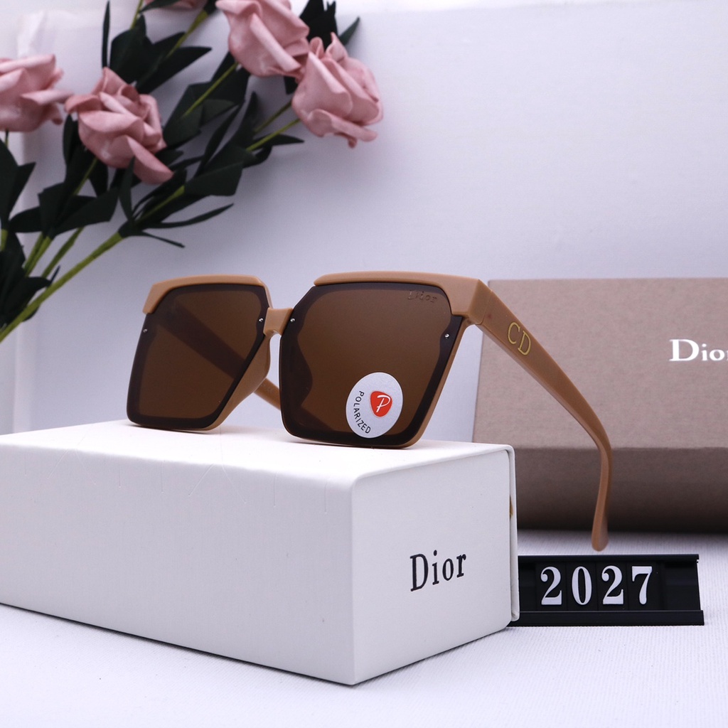 ! Dior!! Kính mát phân cực chống ánh sáng xanh mới cho nữ