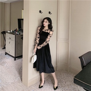 Váy nhung xoè dài pha tay lưới hoa