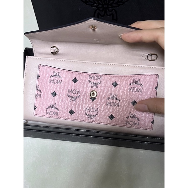Ví đeo chéo MCM Hồng