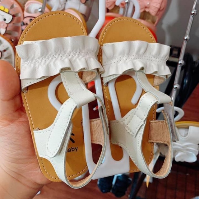 Sandal nhún bèo trắng