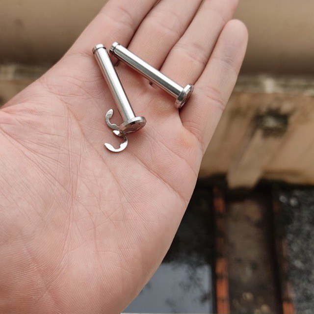 Cốt inox xỏ gác chân sau