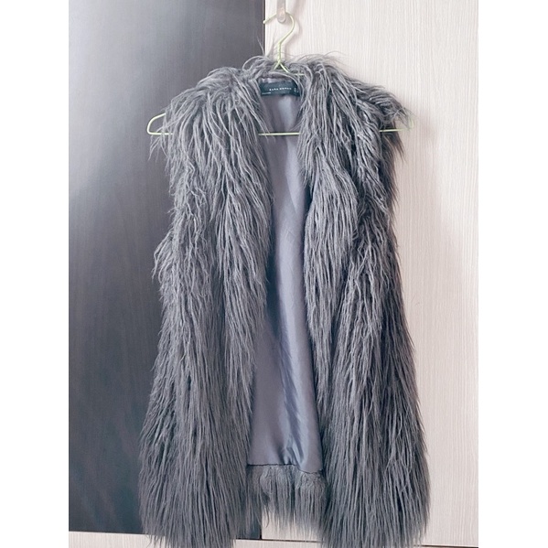 Thanh lý áo lông gile Zara Auth size M.
