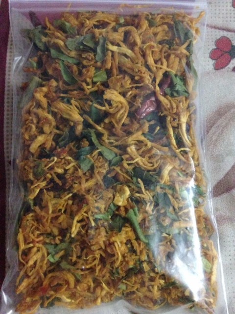 2kg KHÔ GÀ XÉ CAY LÁ CHANH THƠM NGON | BigBuy360 - bigbuy360.vn