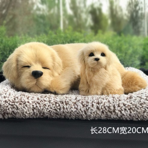 Chú chó nhồi bông bằng than tre hoạt tính khử mùi trên xe hơi