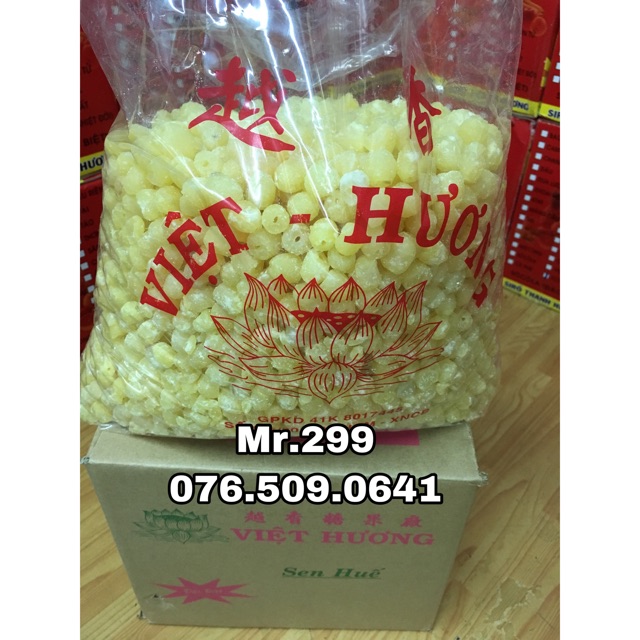 Mứt Sen Huế Việt Hương đóng gói