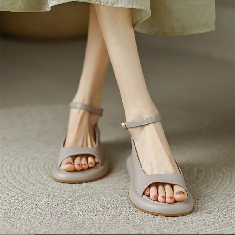 Giày sandal IELGY đế mềm đơn giản dễ phối đồ thời trang dành cho nữ