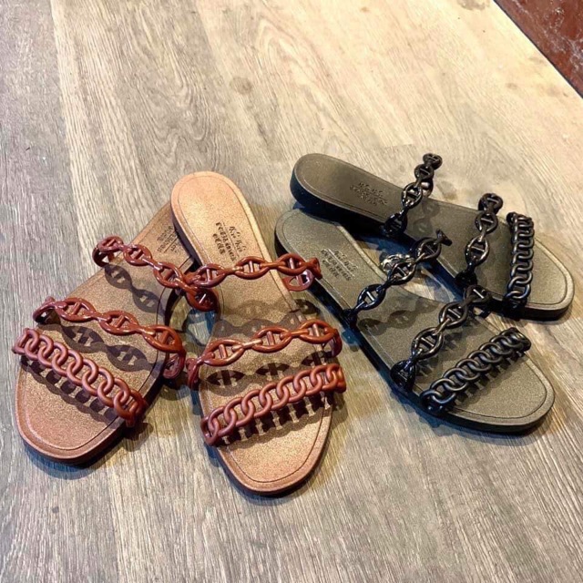 Dép nhựa mắt xích