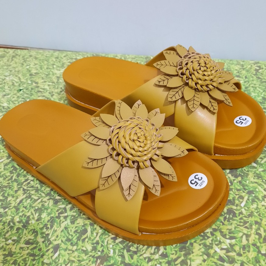 DÉP ĐẾ BÁNH MÌ GẮN HOA NỮ 3CM (TĂNG 1 SIZE)