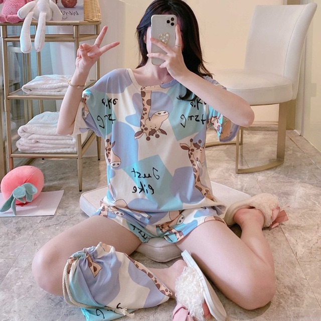Đồ bộ pijama♛Bộ lụa satin GG hàng cao cấp mẫu mới nhất | BigBuy360 - bigbuy360.vn