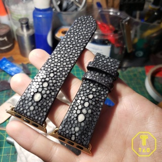 Dây đồng hồ da cá đuối handmade 2 ngọc (Đen)