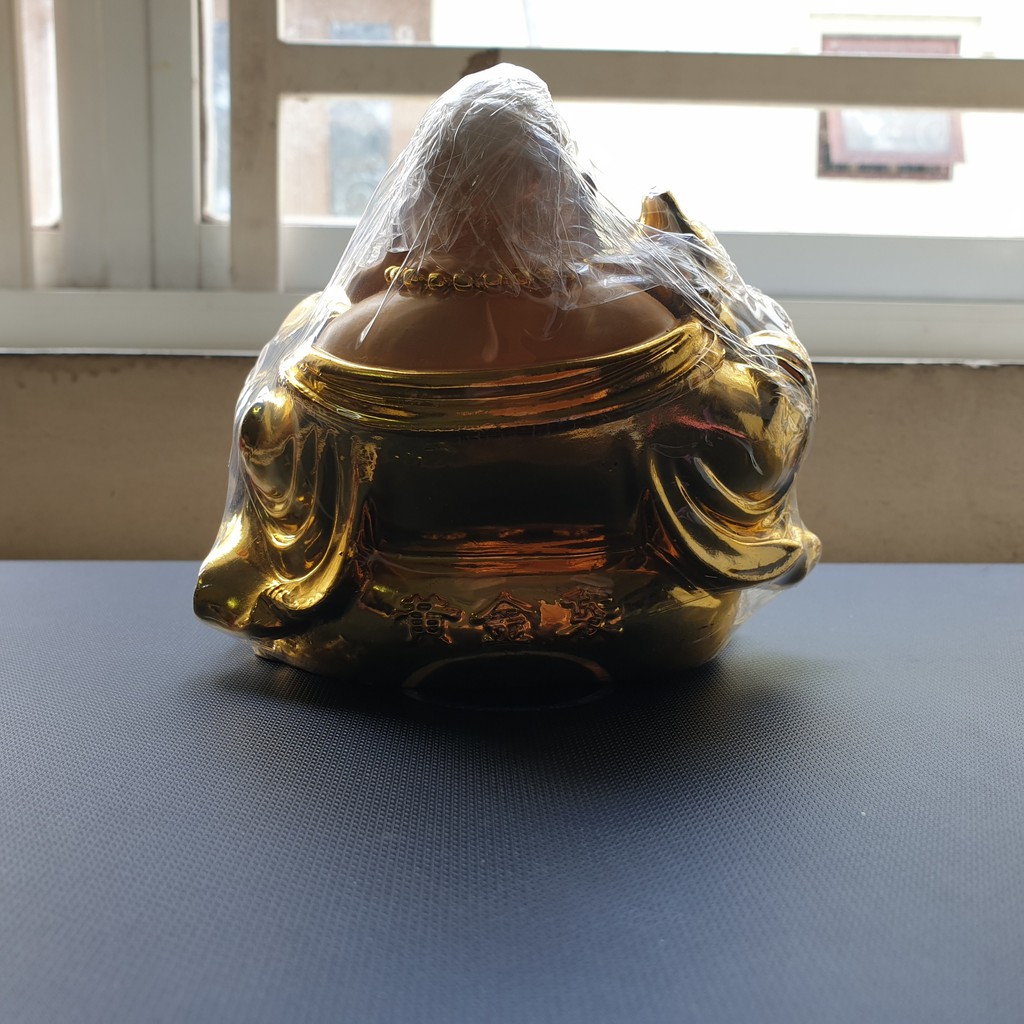 Tượng Phật Di Lặc Ngồi Cầm Thỏi Vàng - Tượng Phật Cười Phong Thủy Tài Lộc Cao 11 cm - xi mạ vàng - Luxury Art