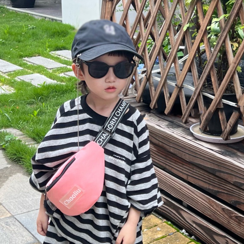 Túi Đeo Chéo Trước Ngực Mini Siêu Nhẹ In Chữ Phong Cách Mới Cho Bé Trai