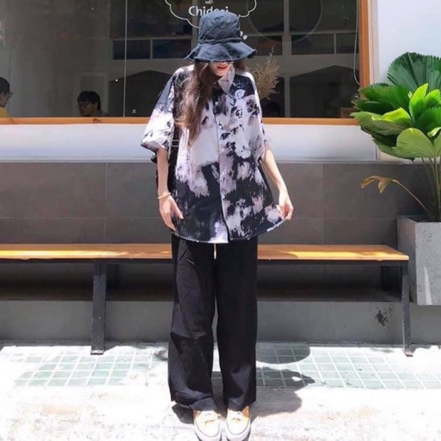 Áo sơ mi loang màu hot trend