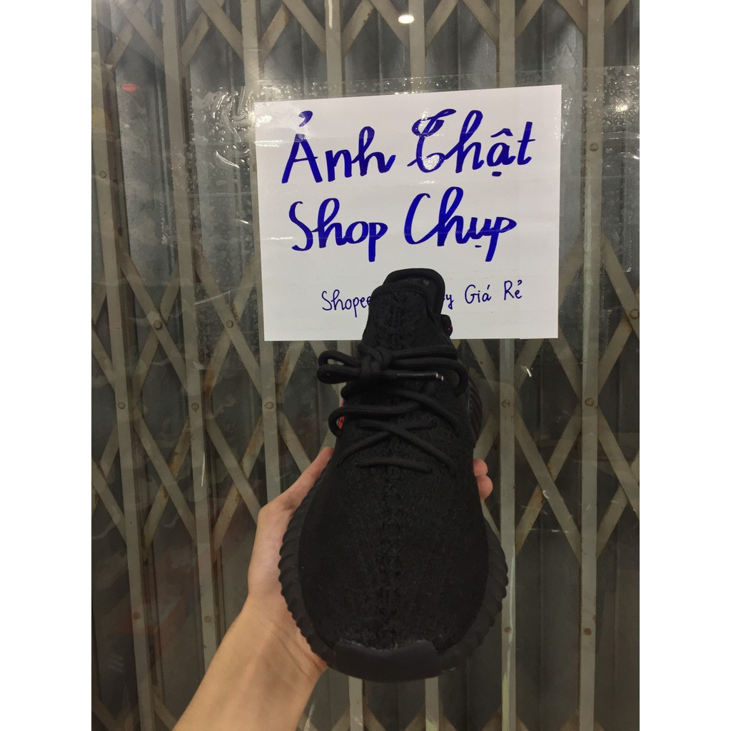 Giày thể thao YZ đen viền chữ đỏ