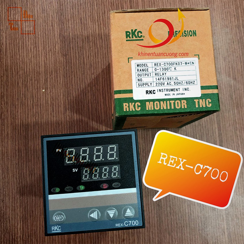 Bộ điều khiển nhiệt độ  RKC C700 mặt 72x72 75x75