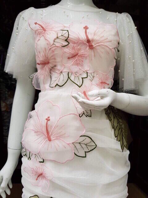 ẢNH VÀ VIDEO THẬT 10000-%  Đầm body kết hoa và lá nổi