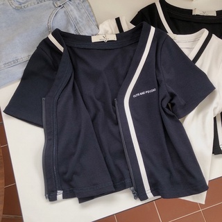 Áo croptop zipper cổ V 503036 Comic