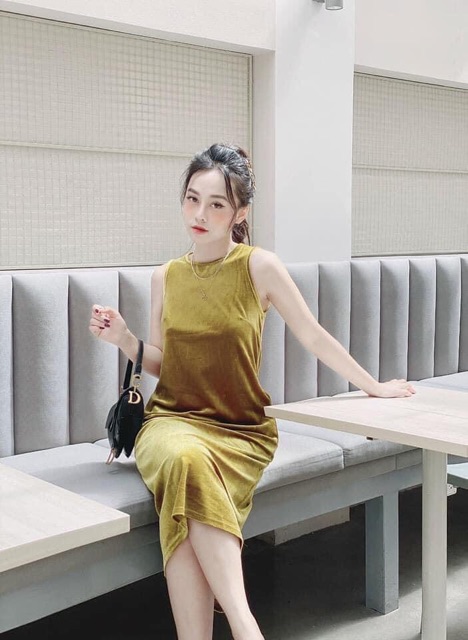 Váy nhung sát nách