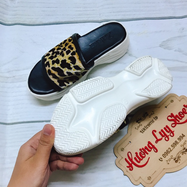 Dép lê da báo đế dày