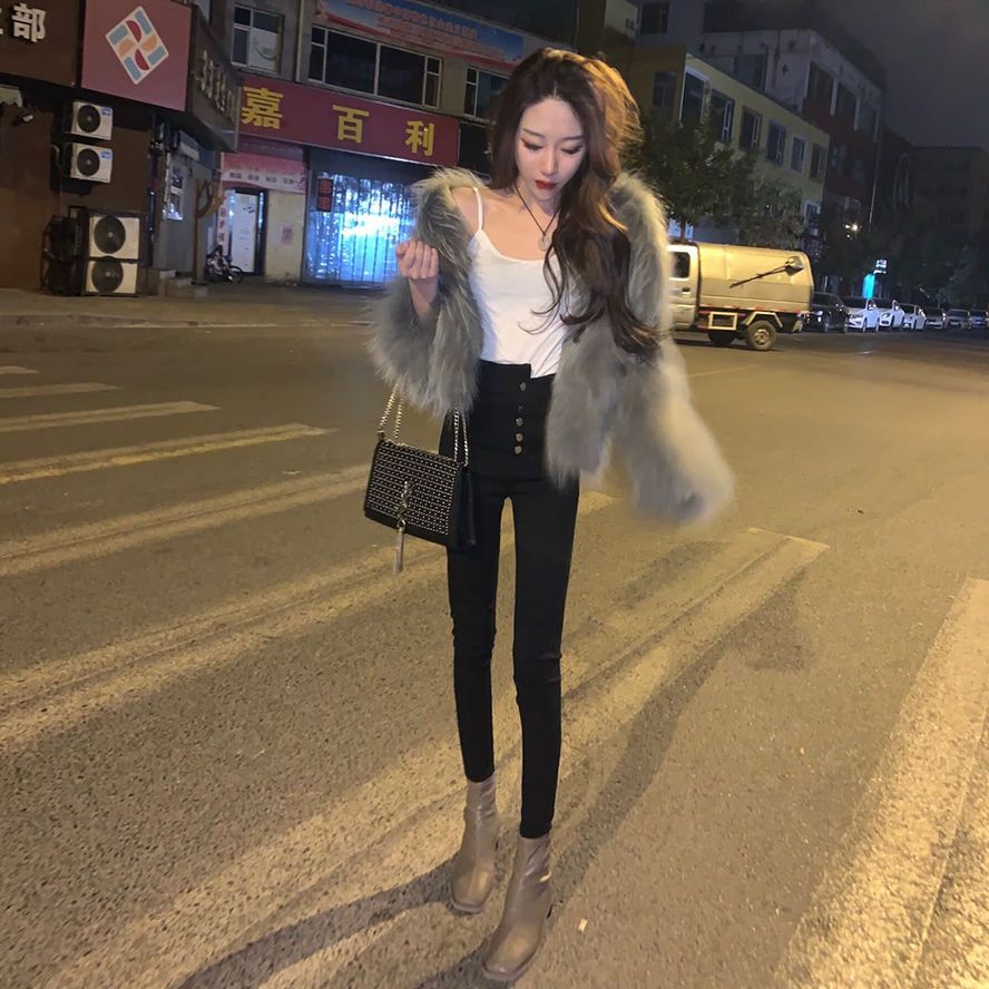 Winter imitation fox fur coat looks thin, young, short, plush coat, loose coat