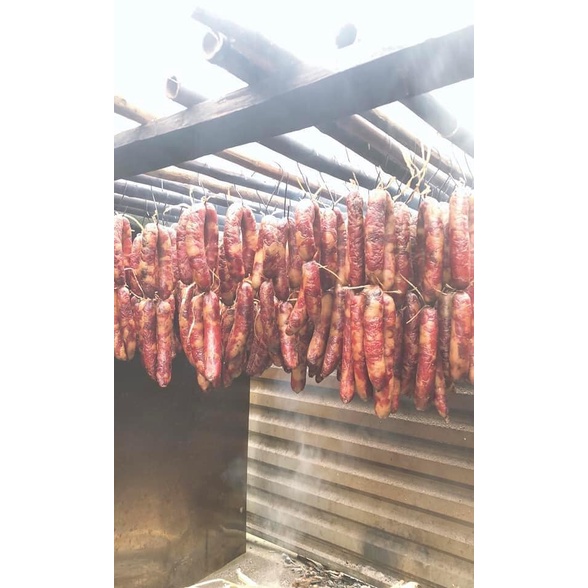 Lạp sườn gác bếp, lạp sườn hun khói, lạp xưởng tươi  nhiều nạc, ngon bùi