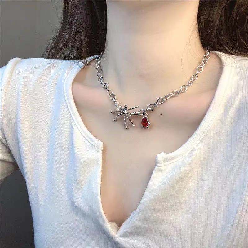 Dây chuyền mạ bạc mặt hình nhện độc đáo