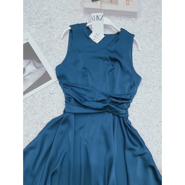 VNU348 - VÁY LỤA XANH XOÈ LI EO SÁT NÁCH | BigBuy360 - bigbuy360.vn