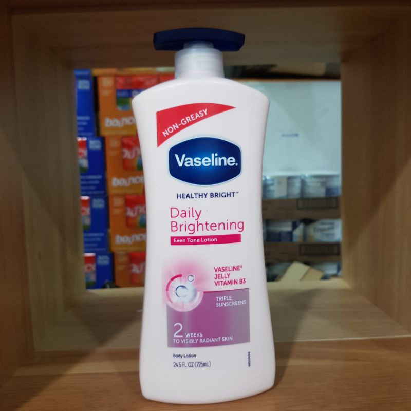 Sữa dưỡng thể dưỡng trắng da Vaseline 725ml