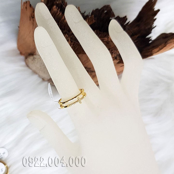 Nhẫn nữ cá tính, nhẫn titan đính đá nhỏ NZ1743.