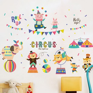 Tranh decal rạp xiếc của bé