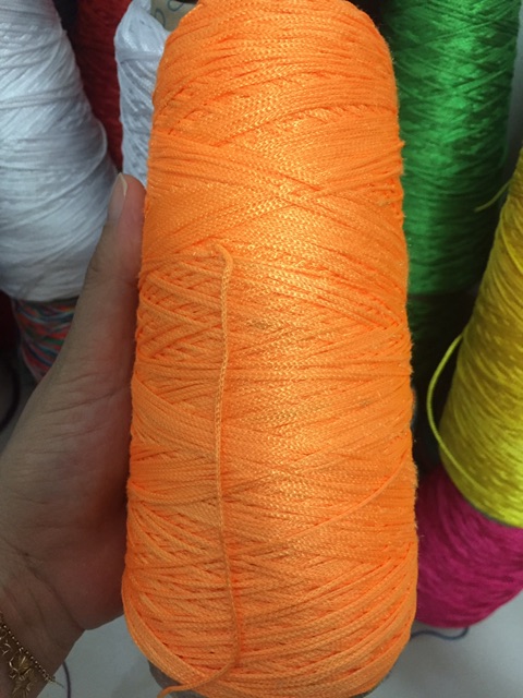 Cuộn chỉ dù màu cam tết vòng làm HandMade