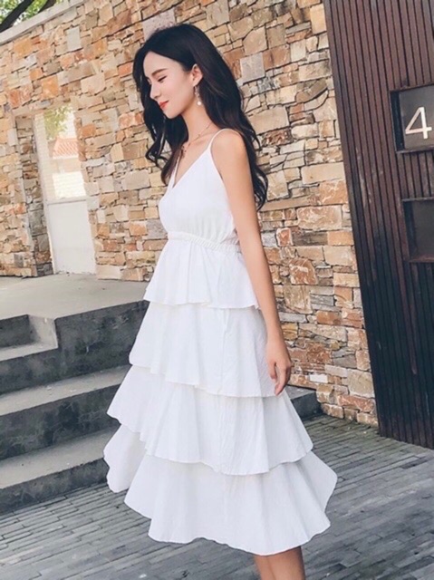 Đầm maxi hai dây đen 4 tầng
