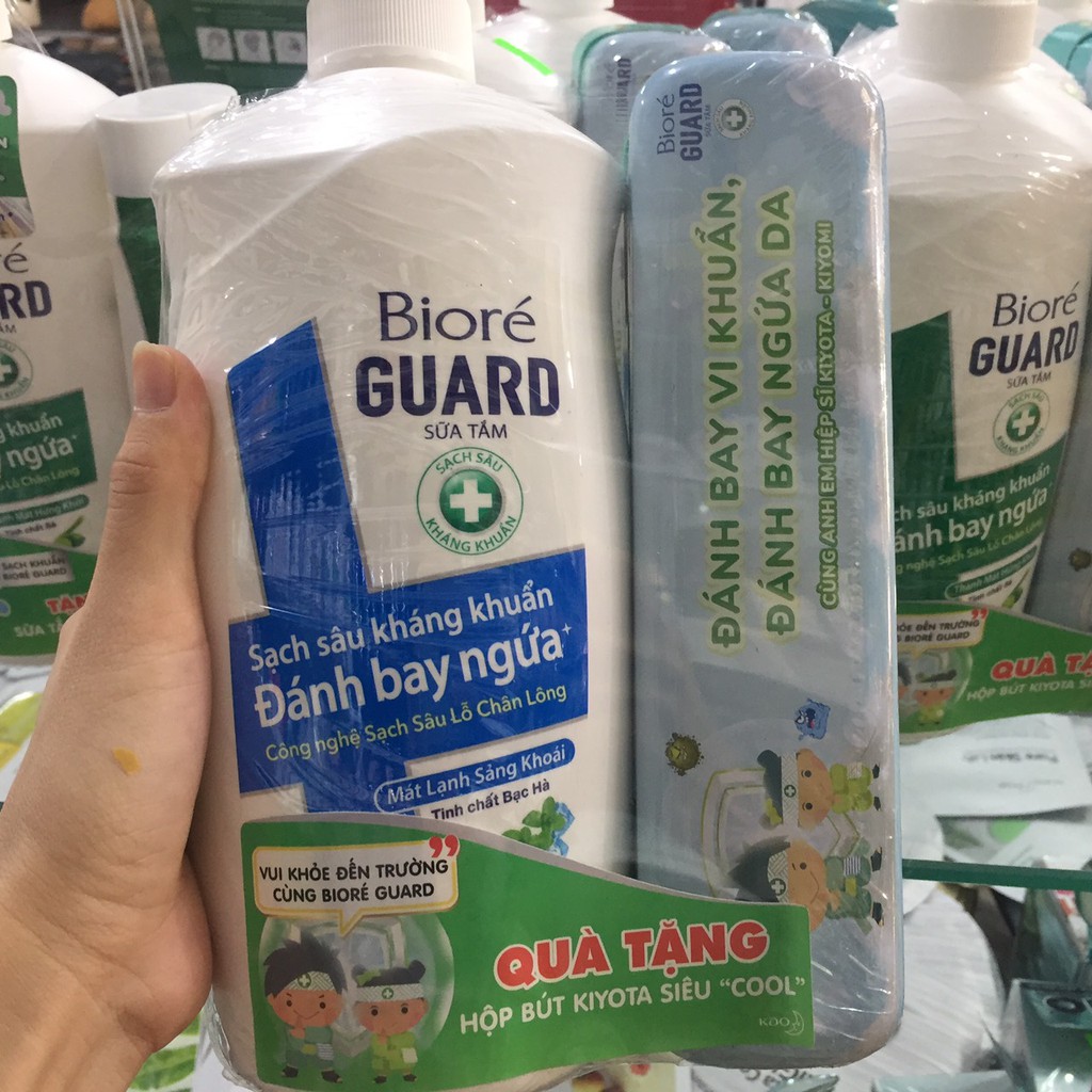 Sữa tắm biore 800g kháng khuẩn