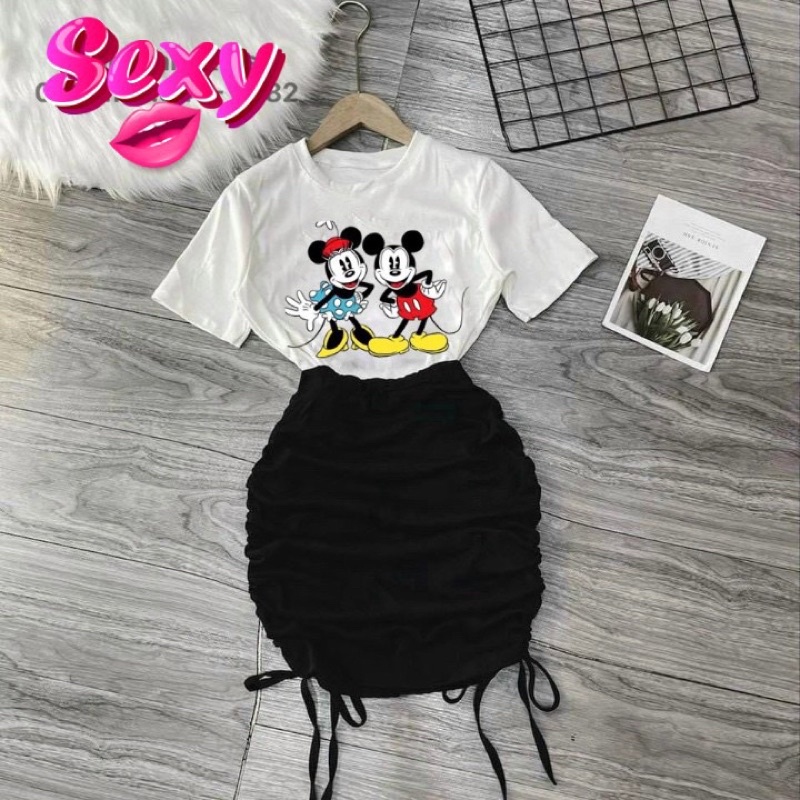 set áo thun mickey chân váy rút bé gái