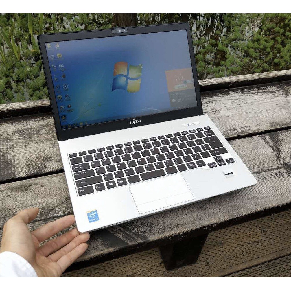 Laptop Nhật Bản Fujitsu S904 Core i5, 4gb ram, 128gb SSD, 13.3inch Full HD, vỏ nhôm sang trọng và bền bỉ