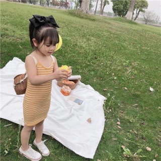 Đầm body bé gái