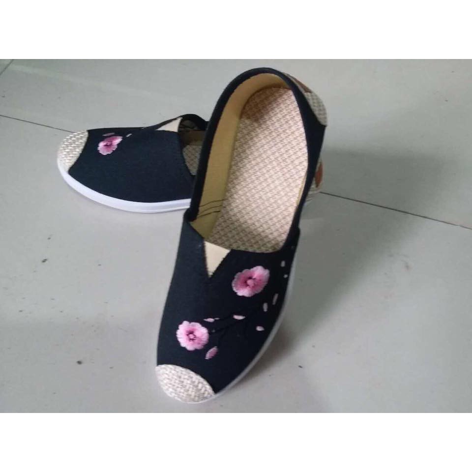 GIÀY NỮ SLIP-ON THÊU THOA ĐÀO