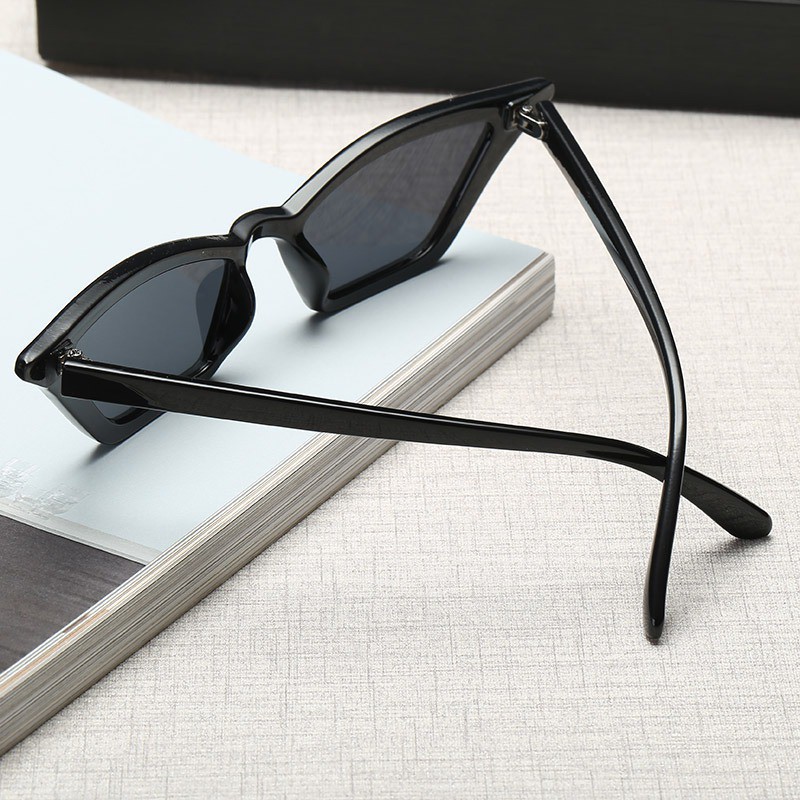 Đôi kính mát thiết kế độc đáo nhiều màu thời trang cho nữ | BigBuy360 - bigbuy360.vn