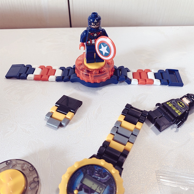 Đồng hồ biến hình siêu nhân cho bé phất triển trí tuệ