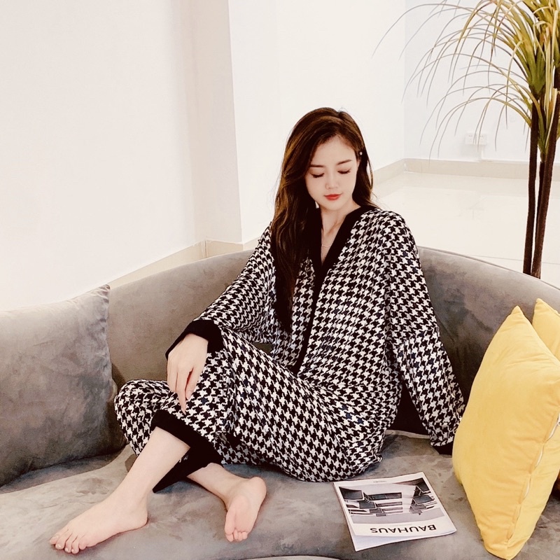 Bộ ngủ lụa dài tay T97 Bộ Pijama đồ mặc nhà chất liệu Lụa Satin phong cách Hàn Quốc | BigBuy360 - bigbuy360.vn