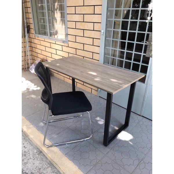 Bàn làm việc văn phòng học tập thông minh U K 50x100 khung sắt sơn tĩnh điện mặt gỗ chống thấm hiện đại