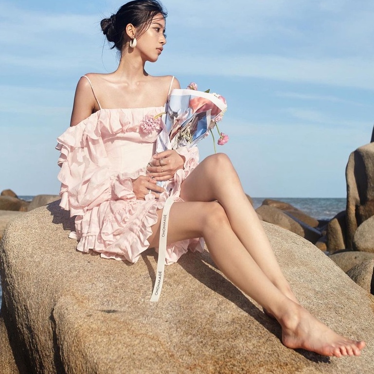 Đầm hai dây trễ vai dáng xòe ONONMADE Francesca Off-shoulder Mini Dress màu hồng